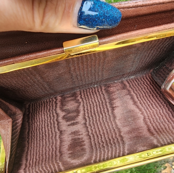 Chanel Bordeaux Caviar Leather CC Logo Long - Picture 8 of 12